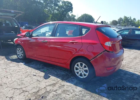 2013 Hyundai Accent Gs z USA, uszkodzony, nr VIN KMHCT5AE1DU071472
